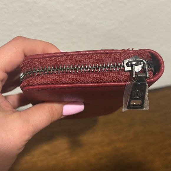 Badgley Mischka Red Quilted Wallet NWOT - Picture 8 of 9